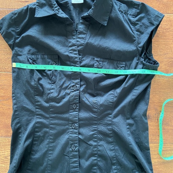 Suzy Shier Y2K Black Button-Up Short Sleeve Blouse - Picture 13 of 14